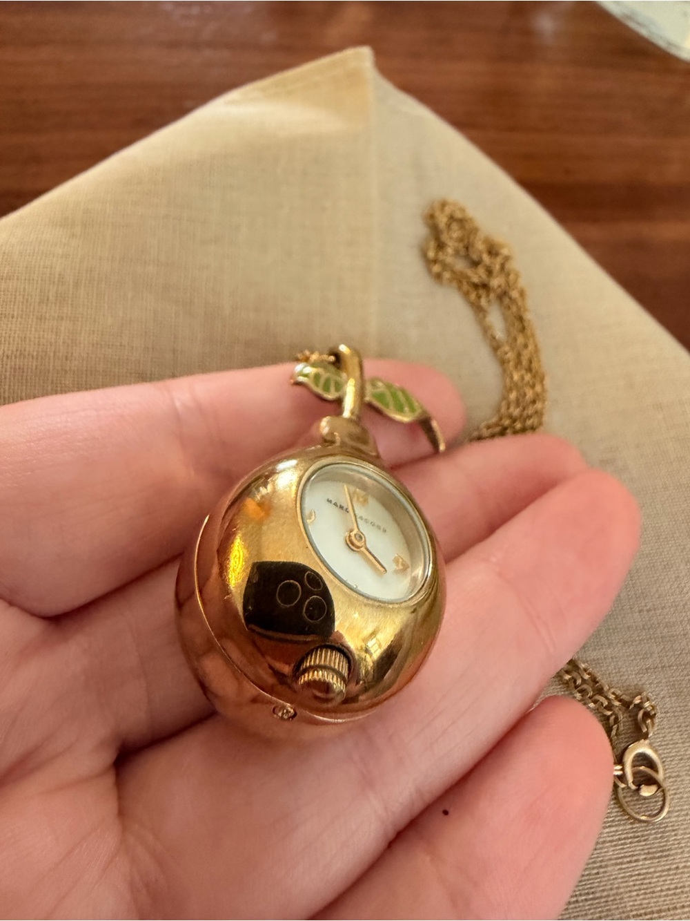 Marc Jacobs Gold Pear Pendant Watch Necklace - Picture 6 of 7